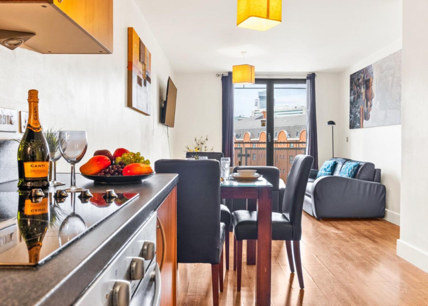 Chinatown - One Bed - Balcony - Secure Parking - Fast Wifi - Birmingham City Centre - 49A Exterior photo